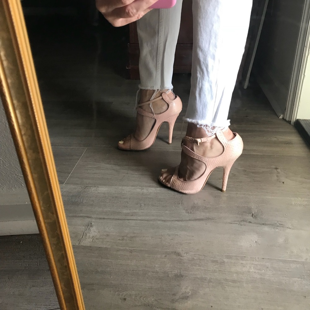 💯 Givenchy rare snakeskin vintage sandals